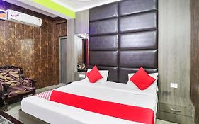 Hotel Royal City Azamgarh 3*