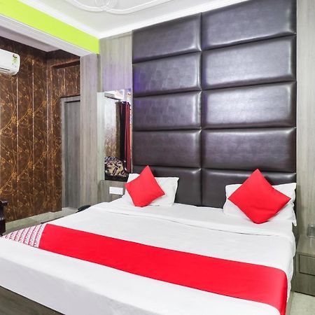 Oyo 6908 Hotel Royal City Azamgarh Room photo
